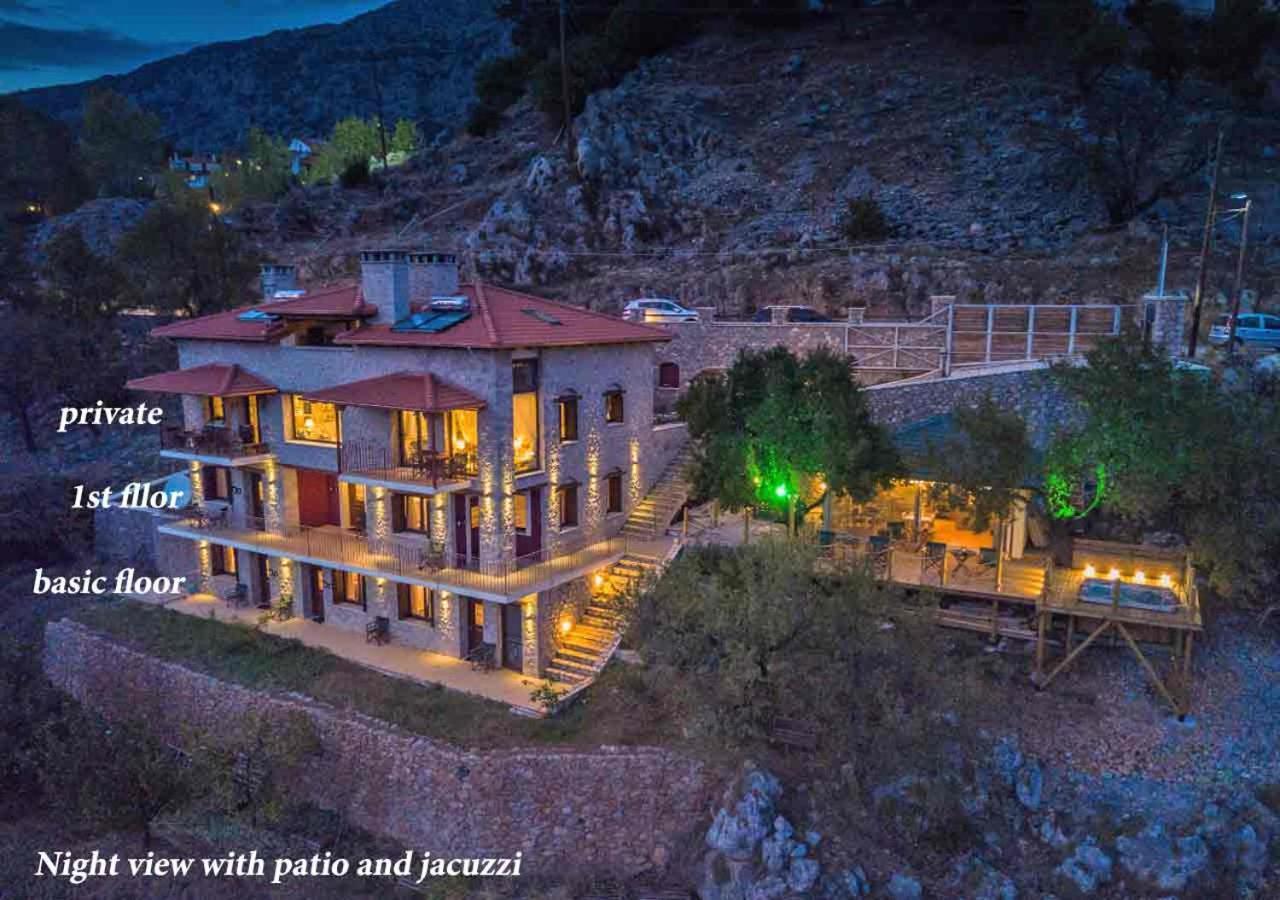 Almondhouse Suites With Fireplace - Adults Only Arachova Buitenkant foto