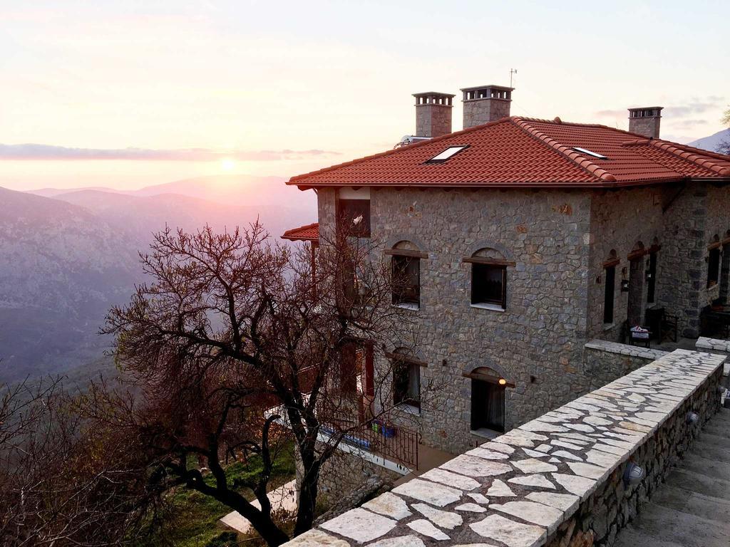 Almondhouse Suites With Fireplace - Adults Only Arachova Buitenkant foto