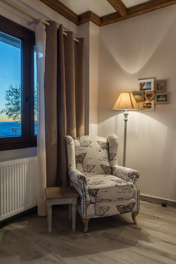 Almondhouse Suites With Fireplace - Adults Only Arachova Buitenkant foto