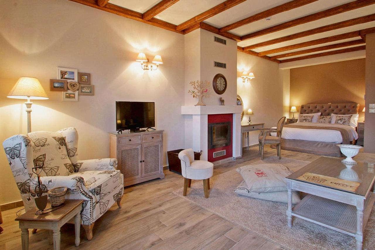 Almondhouse Suites With Fireplace - Adults Only Arachova Buitenkant foto