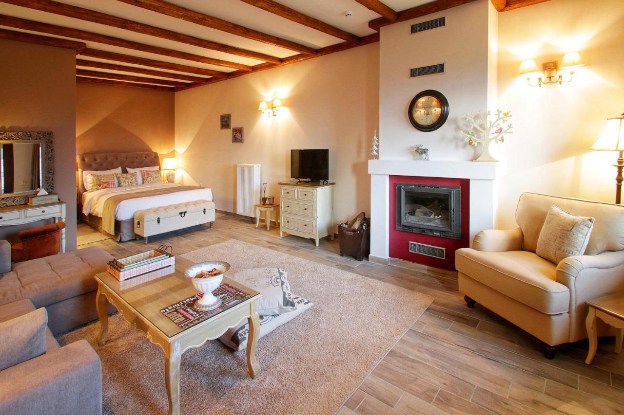 Almondhouse Suites With Fireplace - Adults Only Arachova Buitenkant foto