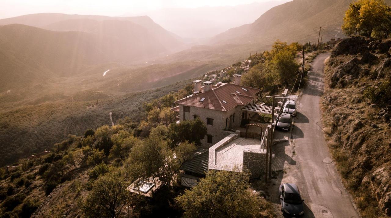 Almondhouse Suites With Fireplace - Adults Only Arachova Buitenkant foto